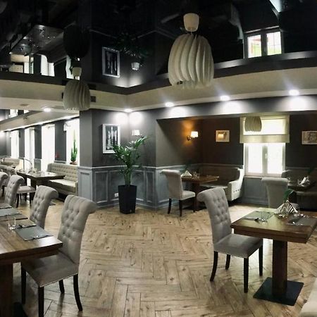 Szafirowy Dwor Hotel & Restauracja Gliwice Exterior foto