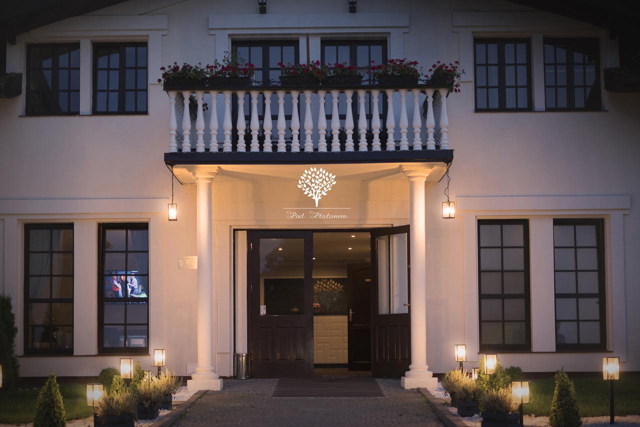 Szafirowy Dwor Hotel & Restauracja Gliwice Exterior foto