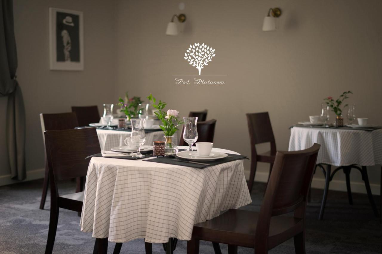 Szafirowy Dwor Hotel & Restauracja Gliwice Exterior foto